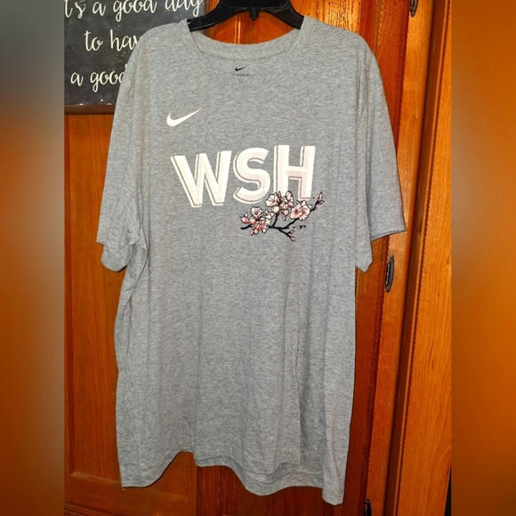 Nike Gray Washington Nationals #22 Juan Soto Short Sleeve Tee In A Ladies XL - Picture 1 of 6